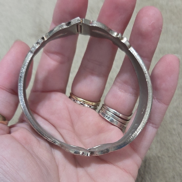 Silver Plated Snake Spring Hinged Bangle - Picture 2 of 7